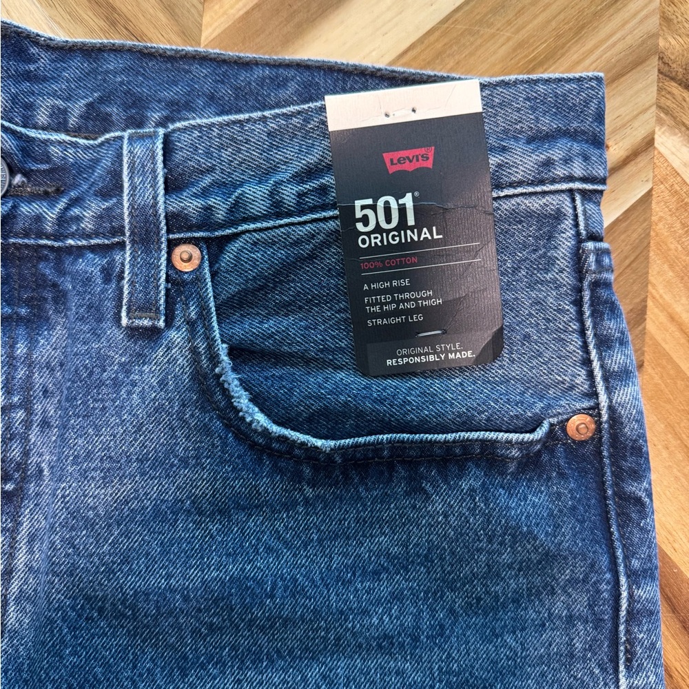Levi's 501 original Denim Jeans in Classic Blue (32x30) Womens NWT